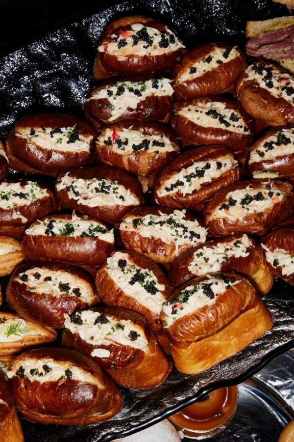 Легендарный бар «Симачев», Тимати и полуметровый торт.