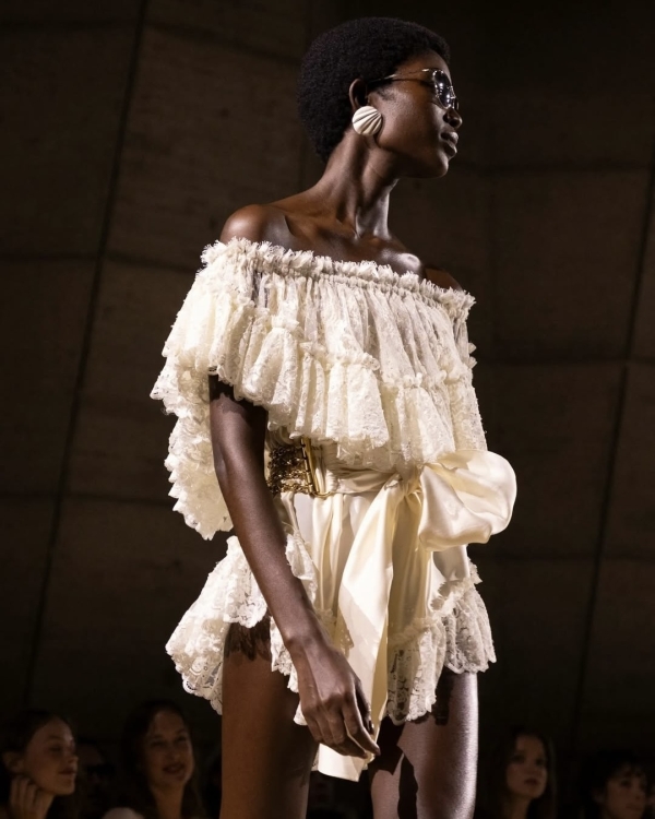 Невеста Chanel, Balenciaga, Dior. Какими свадебными образами