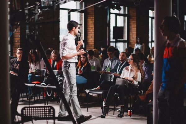 Ведущие Леонид Марголин