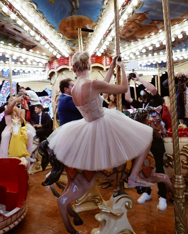 По мотивам королевского торжества: свадьба Кьяры Ферраньи