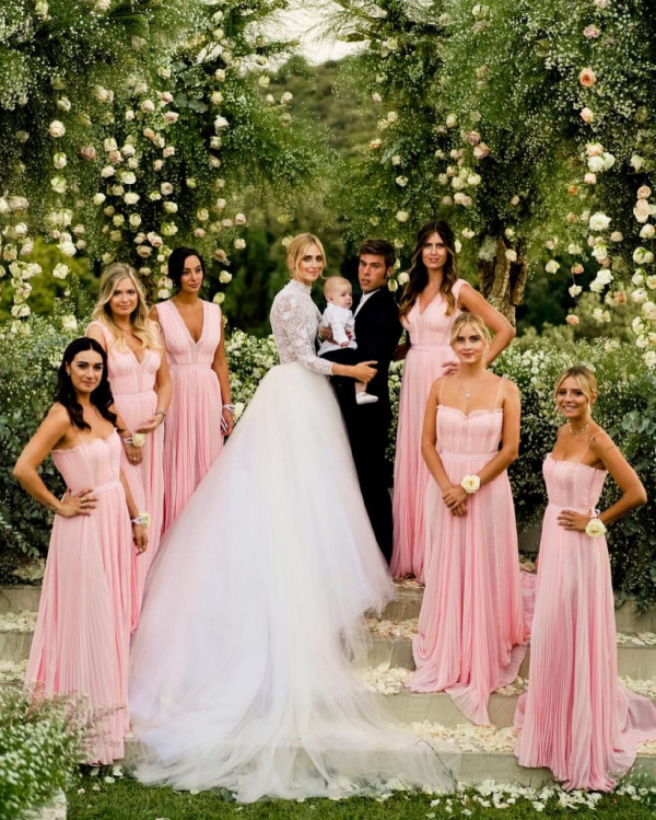 По мотивам королевского торжества: свадьба Кьяры Ферраньи