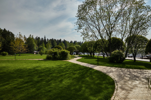 Площадки Skyriver Yacht & Country club