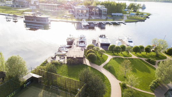 Площадки Skyriver Yacht & Country club