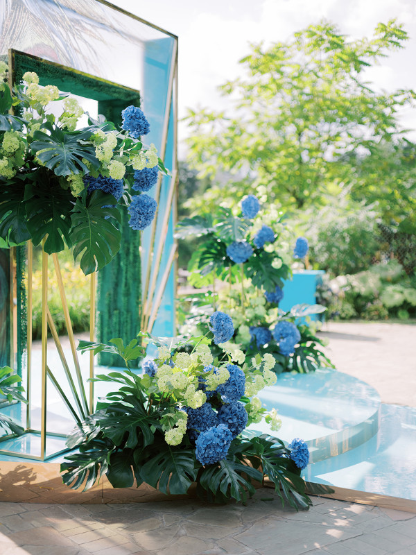 «Изумрудная» свадьба Андрея и Полины на берегу