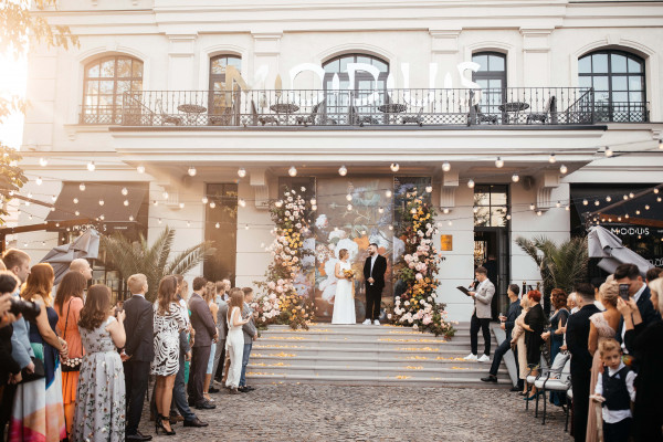 Осенняя свадьба Анны и Расима в ресторане