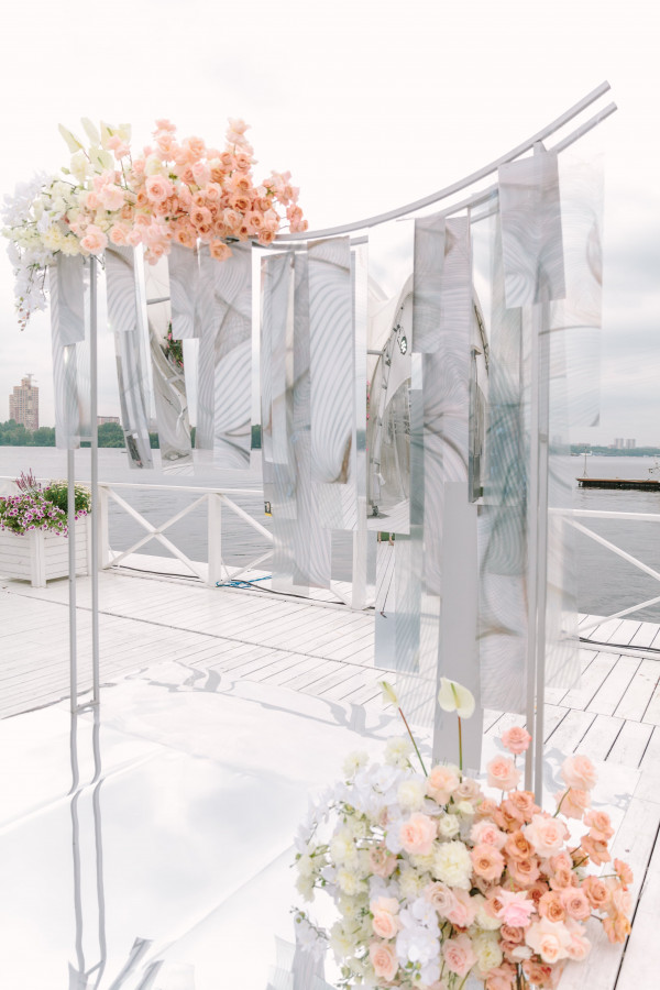 Классическая свадьба Ольги и Николая в нежно-розовых