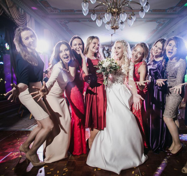 Красно-золотая свадьба Юлии и Дениса в отеле