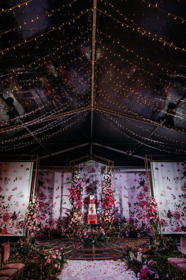 3 свадьбы в лесу среди елей и