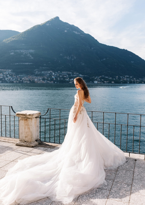 Нежные и воздушные платья Galia Lahav —