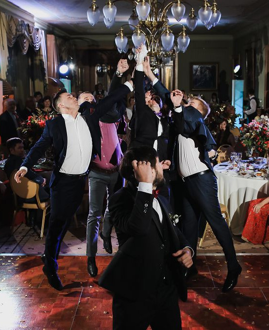 Красно-золотая свадьба Юлии и Дениса в отеле