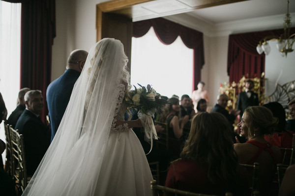 Красно-золотая свадьба Юлии и Дениса в отеле