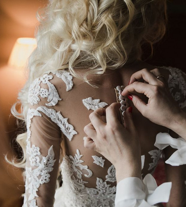 Красно-золотая свадьба Юлии и Дениса в отеле