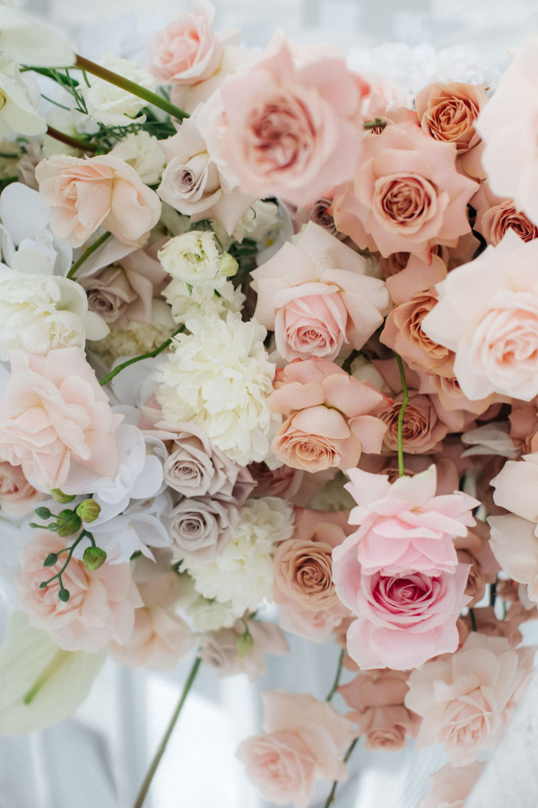 Классическая свадьба Ольги и Николая в нежно-розовых