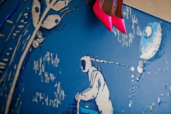 Неоновая свадьба Марии и Павла в дизайн-отеле