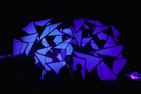 Неоновая свадьба Марии и Павла в дизайн-отеле