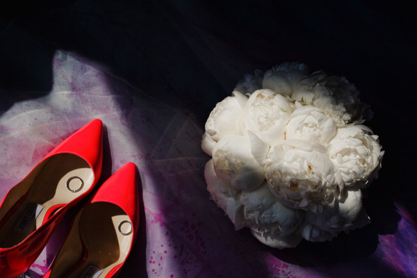 Неоновая свадьба Марии и Павла в дизайн-отеле