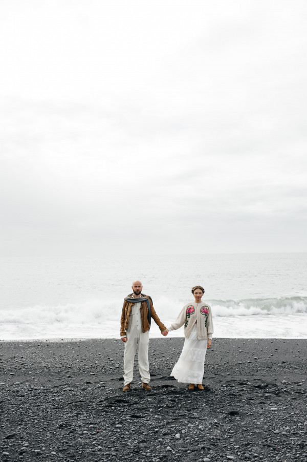 Церемония на черном пляже в Исландии