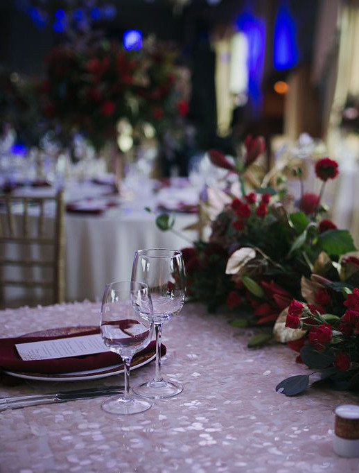 Красно-золотая свадьба Юлии и Дениса в отеле