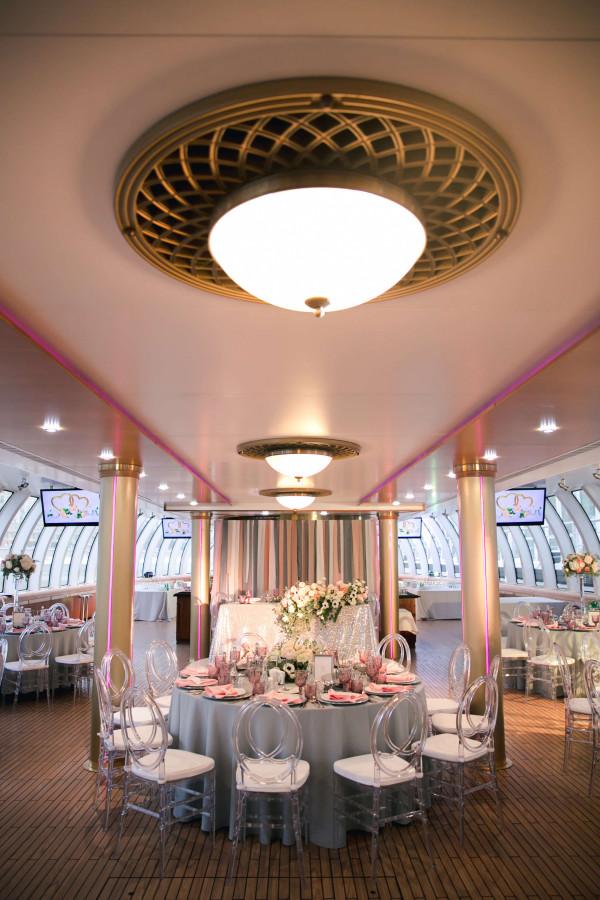 Свадьба на яхте флотилии Radisson Royal Moscow