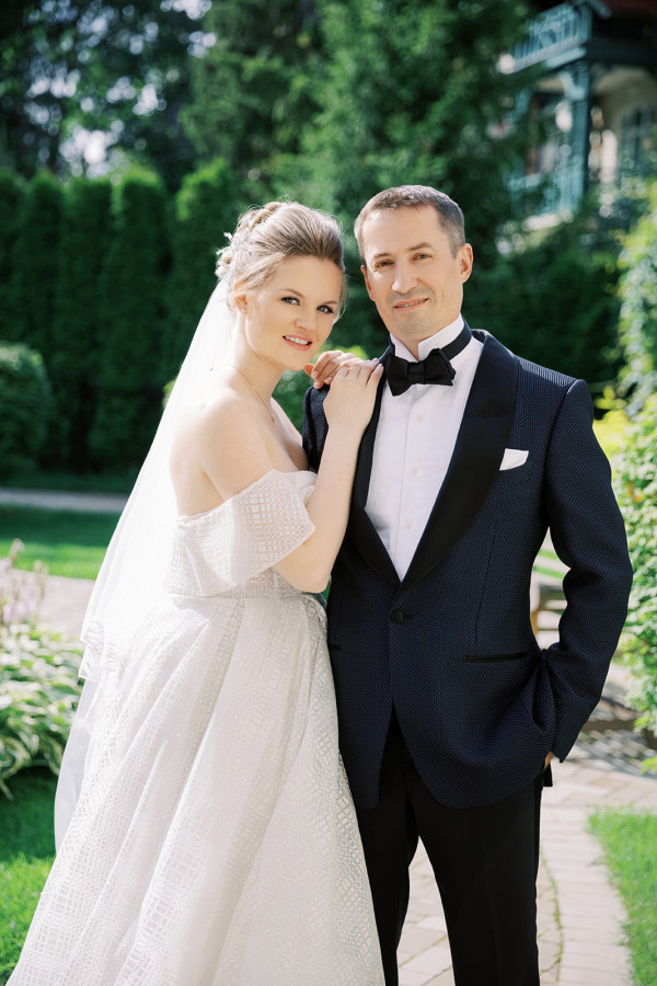 «Изумрудная» свадьба Андрея и Полины на берегу