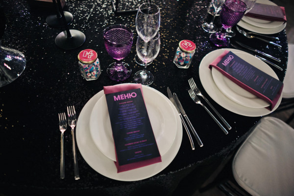 Неоновая свадьба Марии и Павла в дизайн-отеле