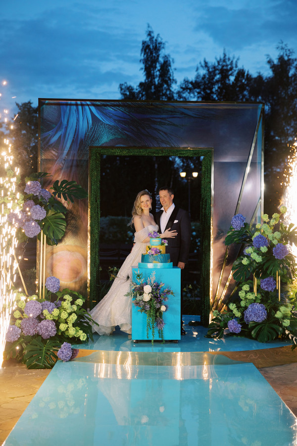 «Изумрудная» свадьба Андрея и Полины на берегу