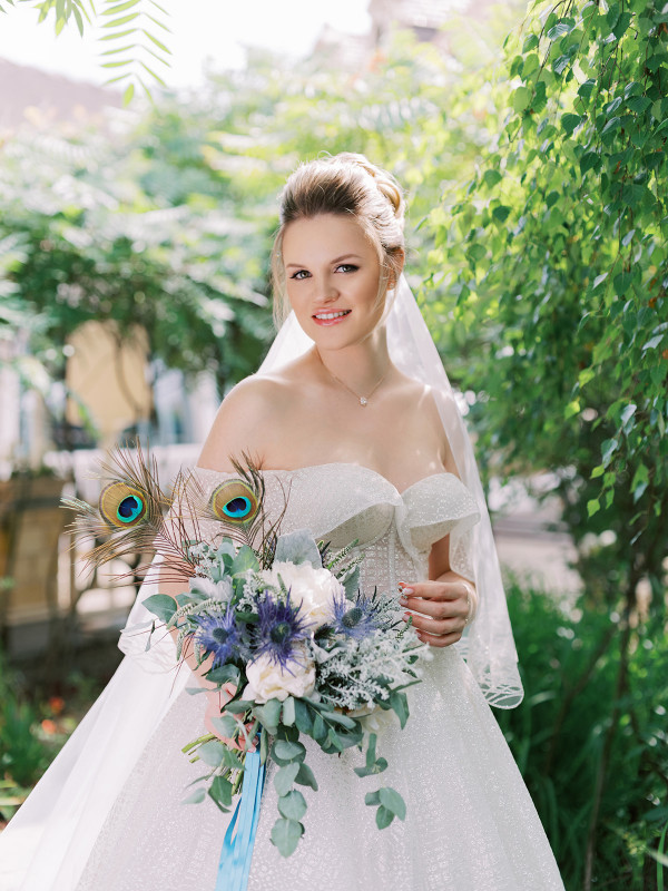 «Изумрудная» свадьба Андрея и Полины на берегу