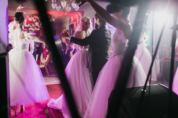 Красно-золотая свадьба Юлии и Дениса в отеле