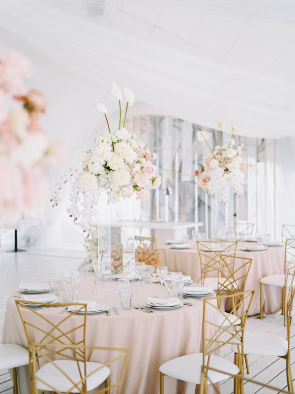 Классическая свадьба Ольги и Николая в нежно-розовых