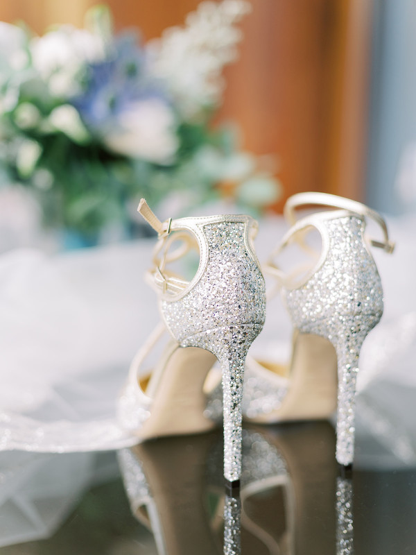 «Изумрудная» свадьба Андрея и Полины на берегу