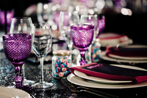 Неоновая свадьба Марии и Павла в дизайн-отеле