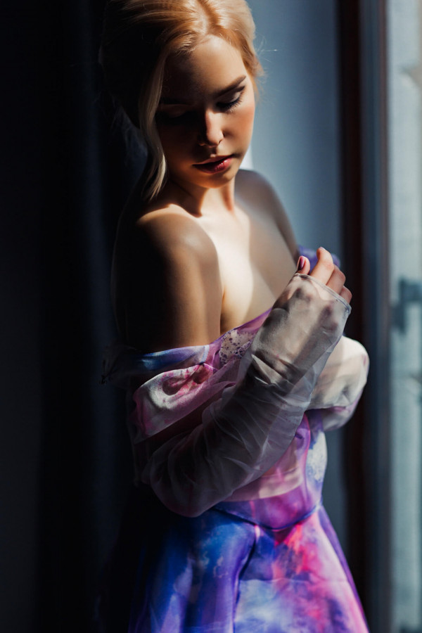 Неоновая свадьба Марии и Павла в дизайн-отеле