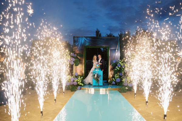 «Изумрудная» свадьба Андрея и Полины на берегу