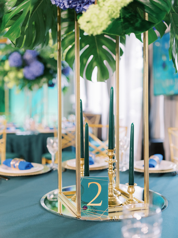 «Изумрудная» свадьба Андрея и Полины на берегу