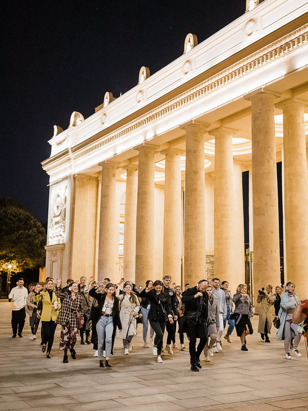 Иммерсивное шоу «Пой, танцуй» — необычное развлечение