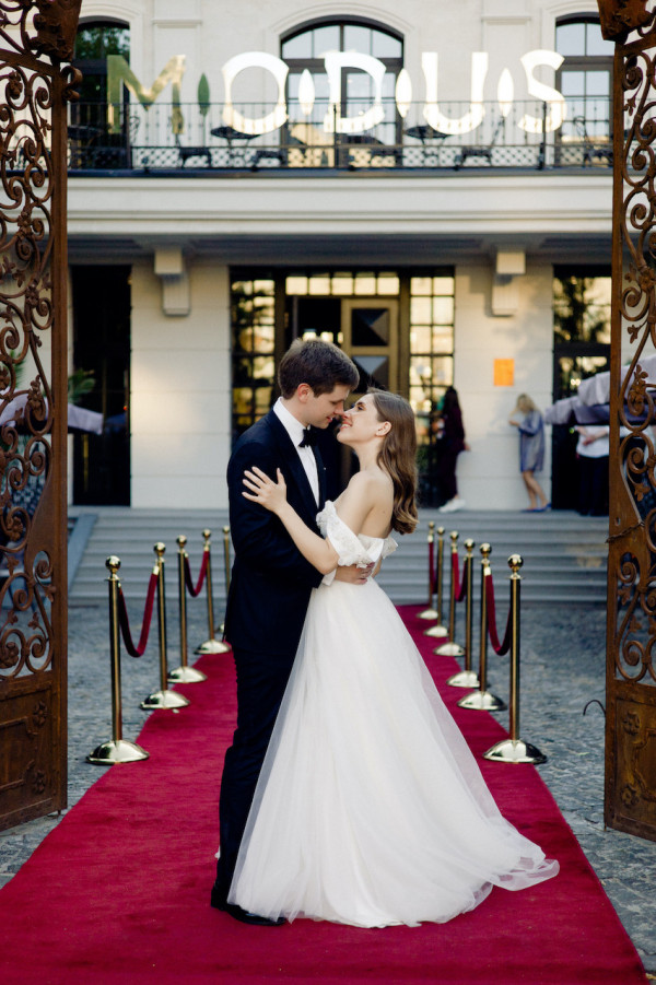 Элегантная свадьба в интерьерах ресторана MODUS