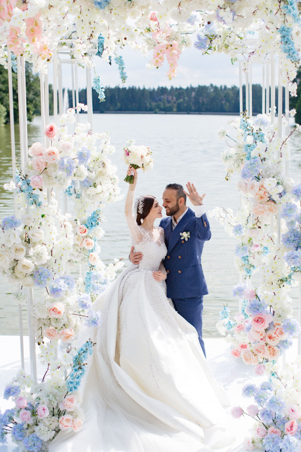 Невеста Диана в платье Valdrin Sahiti и