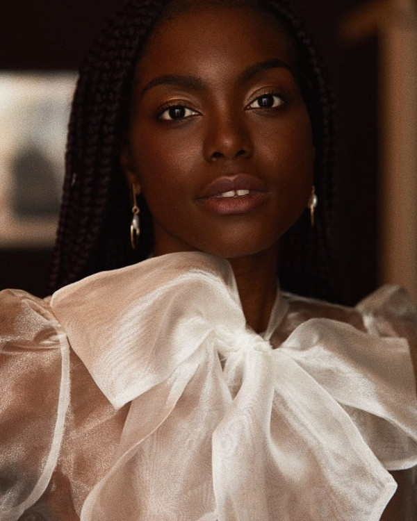 Стилист Екатерина Минери о парижанках, осознанном потреблении