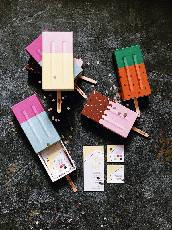 Баллончики с краской, телефонные трубки и другие