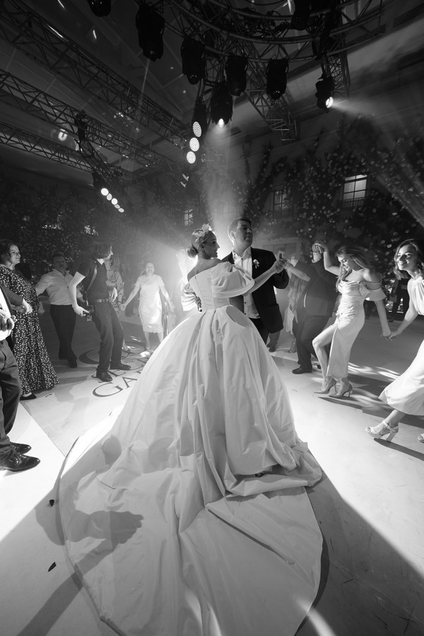 Свадьба в стиле Dior, которая «взорвала» инстаграм