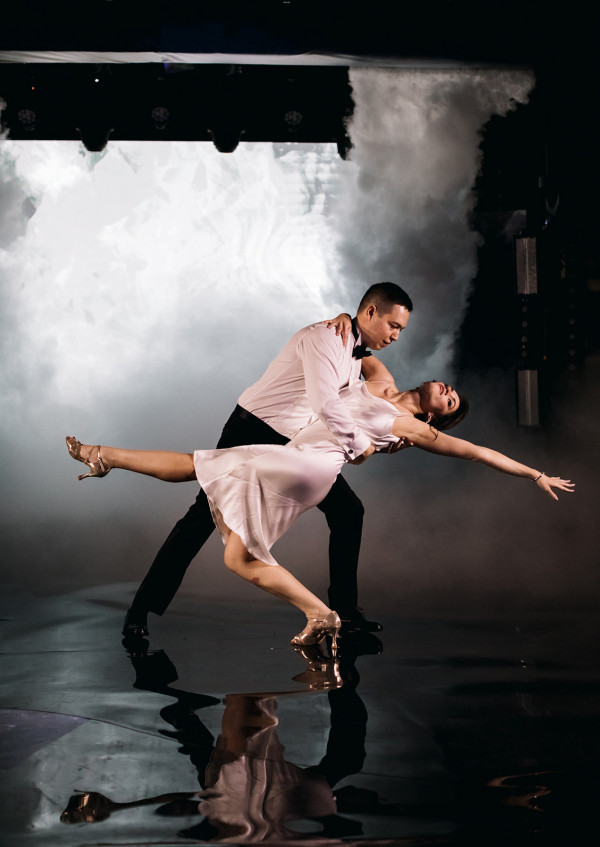 «Стихия любви» — эффектная свадьба в темных