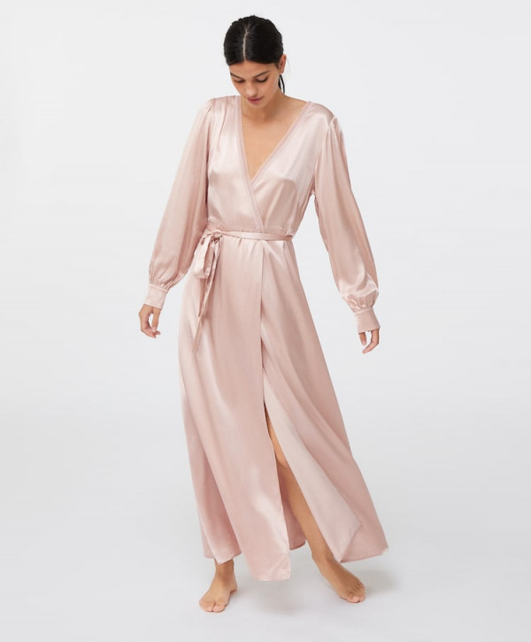 Пижамы, халаты и платья для красивого утра