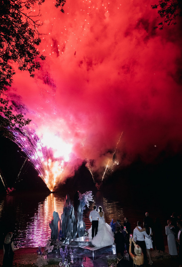 «Стихия любви» — эффектная свадьба в темных