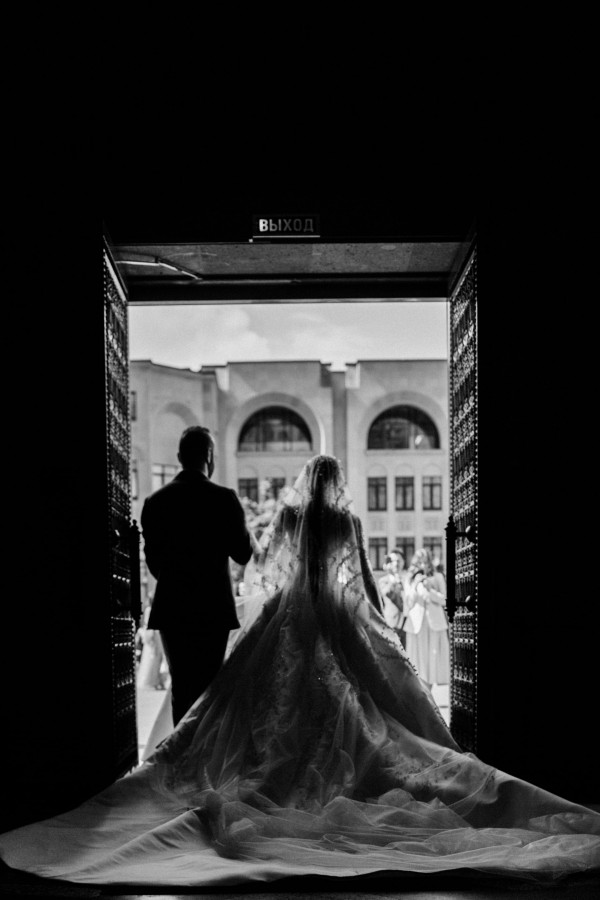 Невеста Диана в платье Valdrin Sahiti и