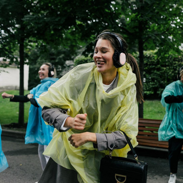 Иммерсивное шоу «Пой, танцуй» — необычное развлечение