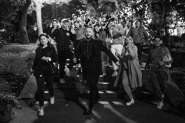 Иммерсивное шоу «Пой, танцуй» — необычное развлечение