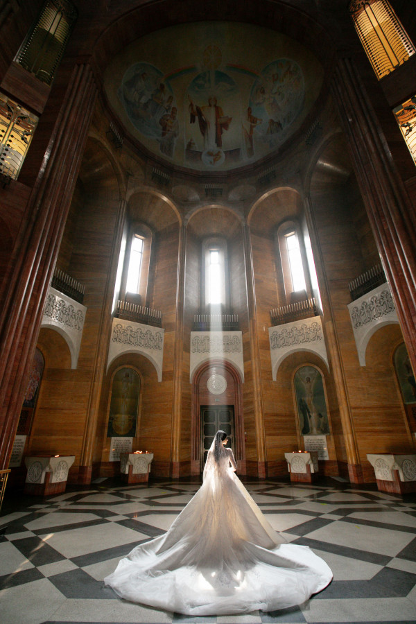 Невеста Диана в платье Valdrin Sahiti и