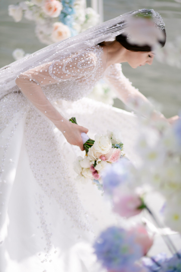 Невеста Диана в платье Valdrin Sahiti и