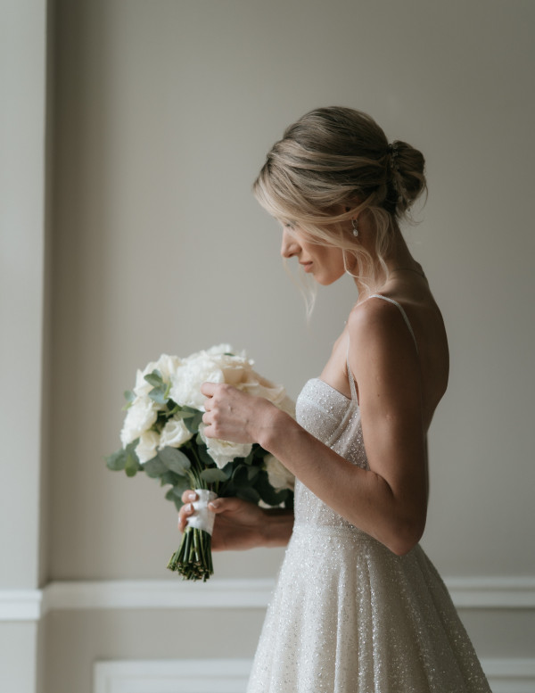 Лаконичная свадьба на поле для гольфа