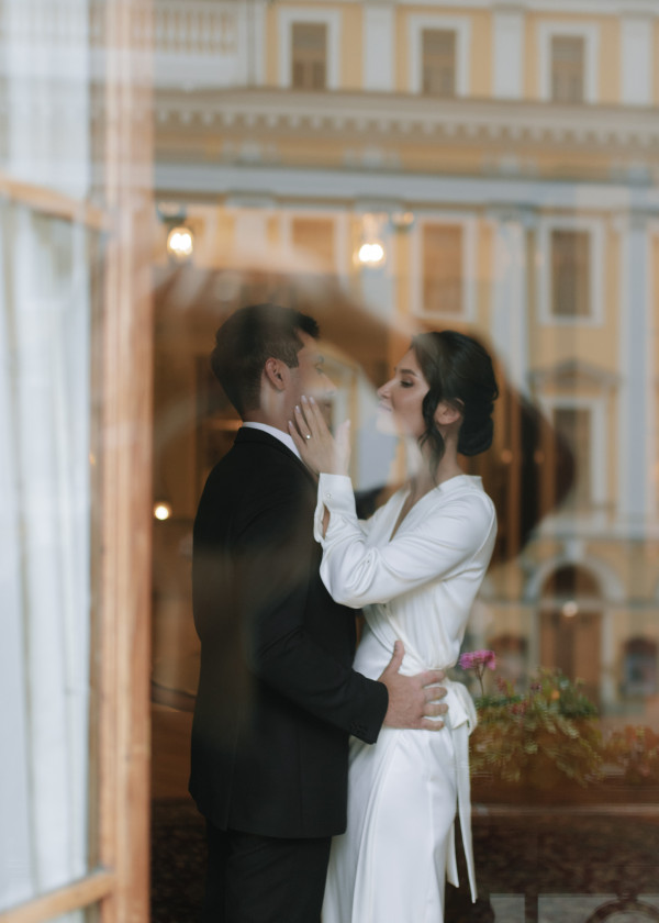 Свадьба с белоснежным декором в особняке